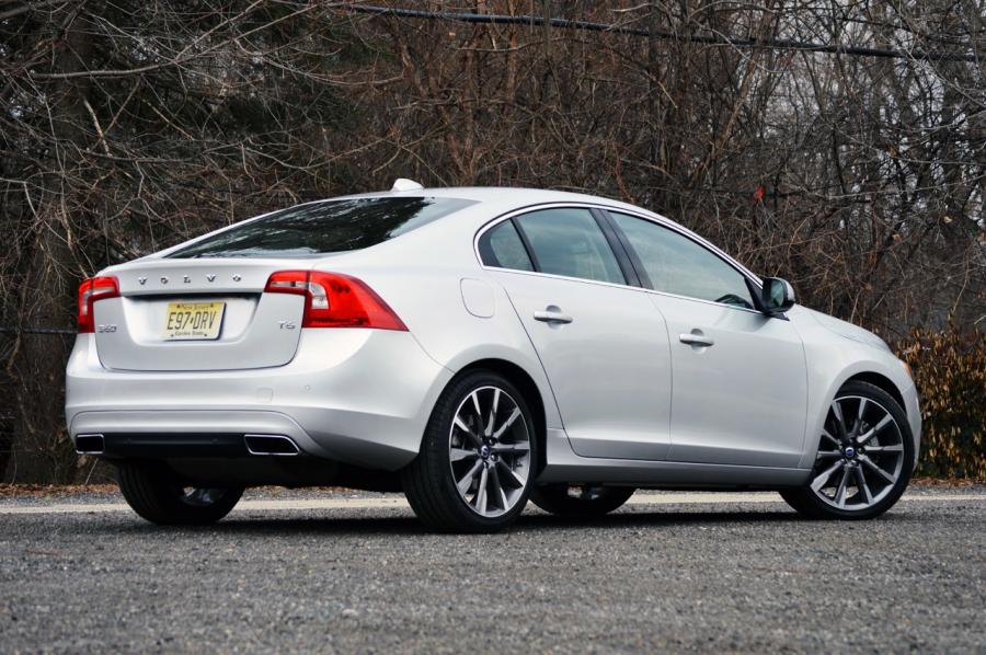  Volvo S60 T6 Drive-E 2015 года  (фото 12 из 18)